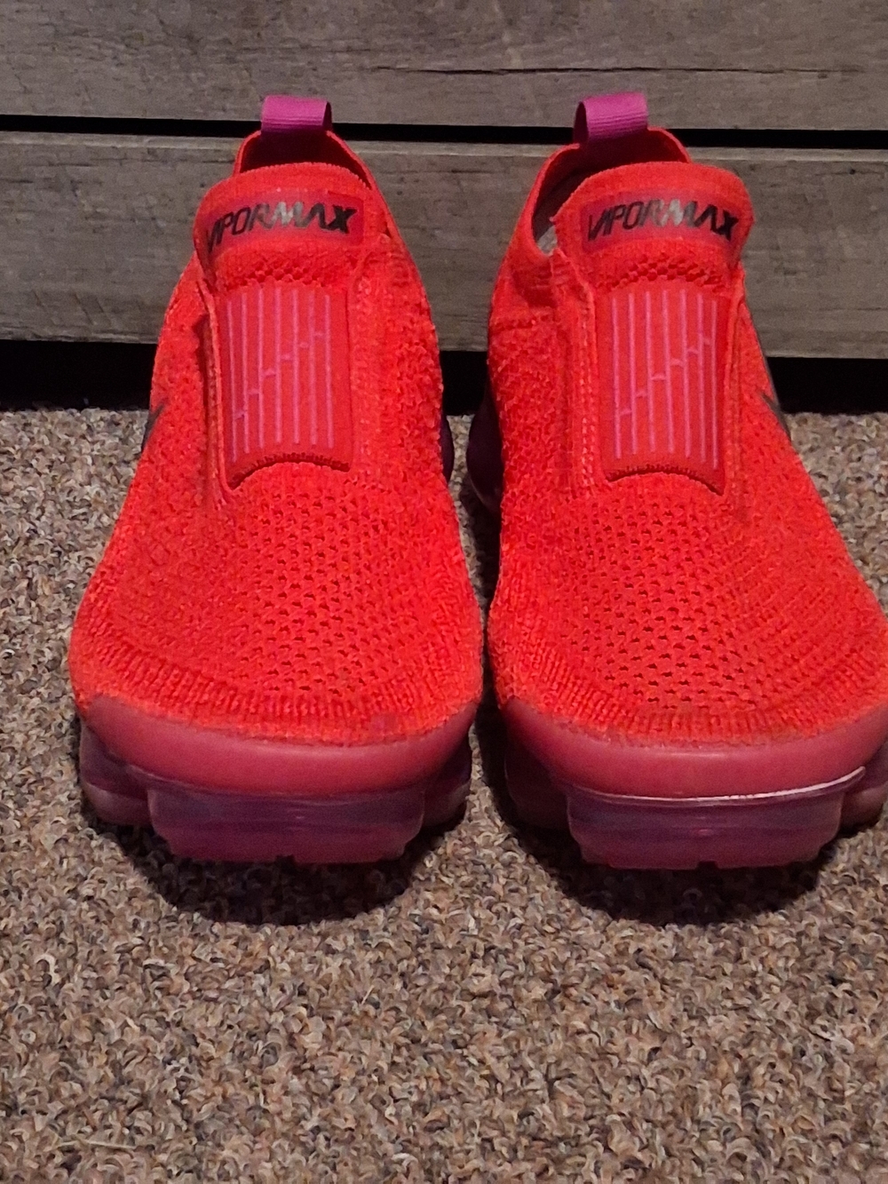 Nike Air VaporMax Moc 2 Womens 6.5 University Red Fuchsia Flyknit AJ6599-600
